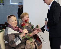 В АГПК прошел праздничный концерт к 85-летию СПО и Дню учителя  